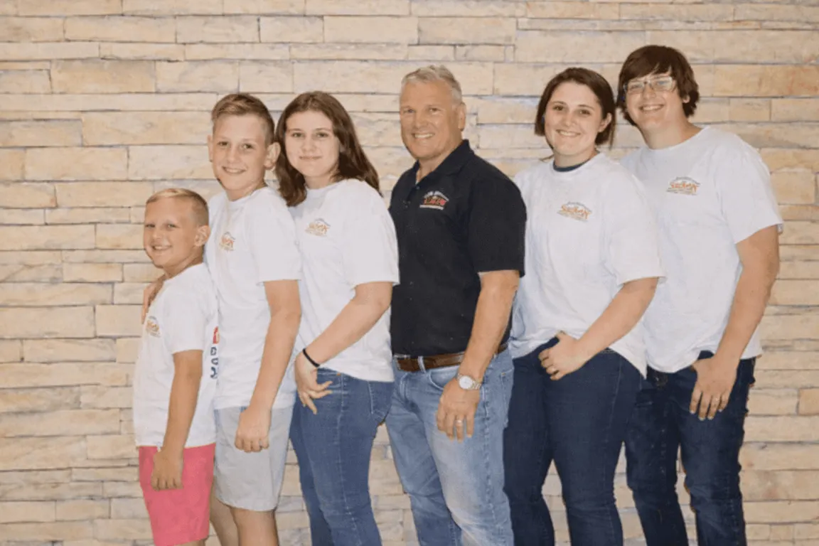 Maupin Roofing & Construction business background image