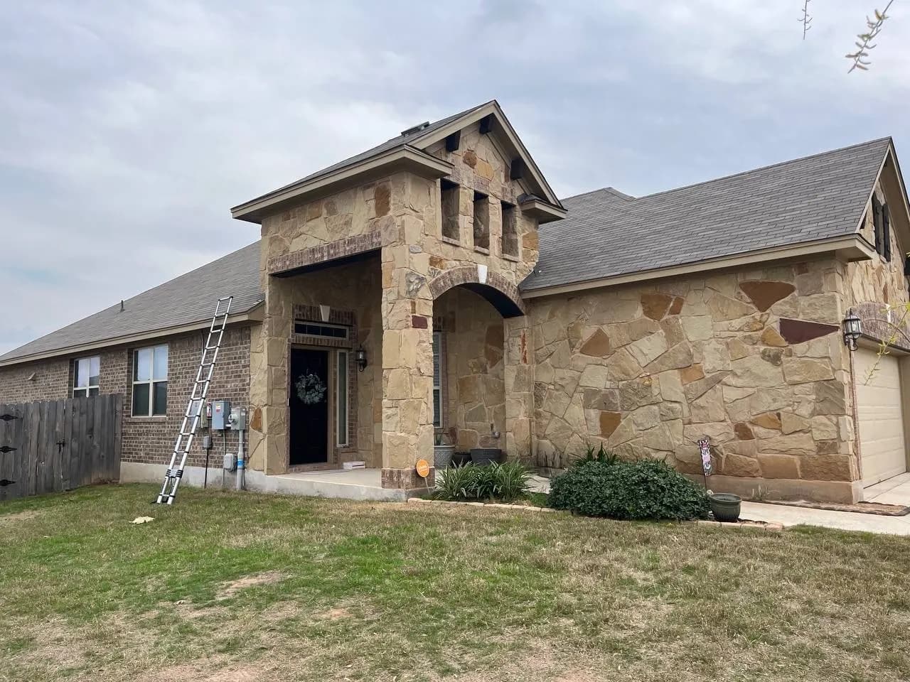 Vertical Solutions Roofing & Construction business background image